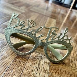 Bride Tribe Glasses with Diamond Design - gold glitter + 1 pink heart sunglasses